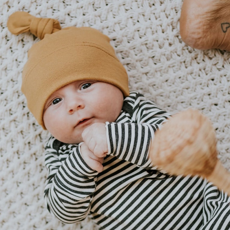 Bonnet bébé 0/3 mois au tricot 